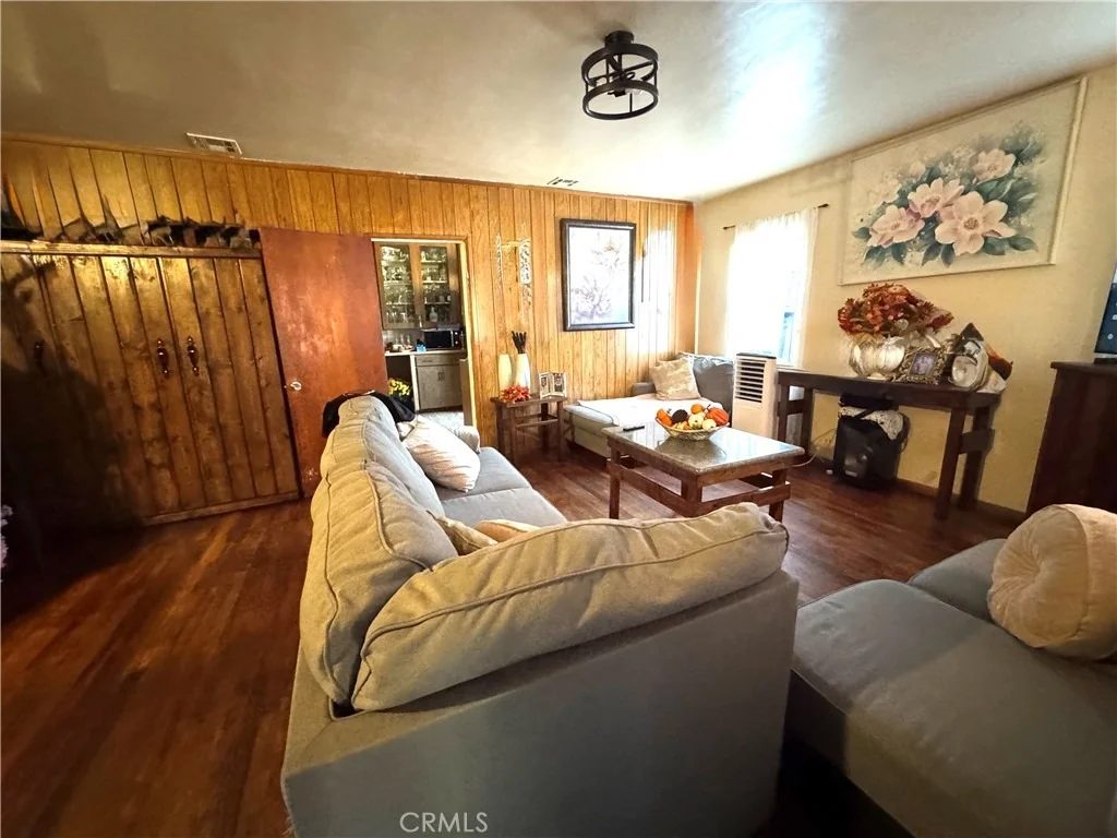 Photo of 6271 Stanton