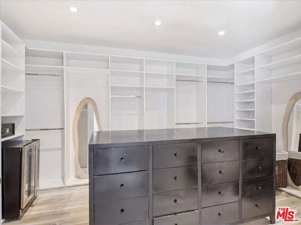 Photo of 9419 Sunset Boulevard