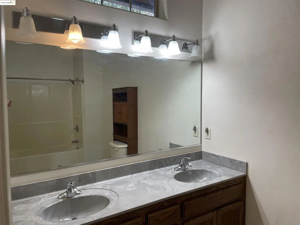 Photo of 19360 Susan Way