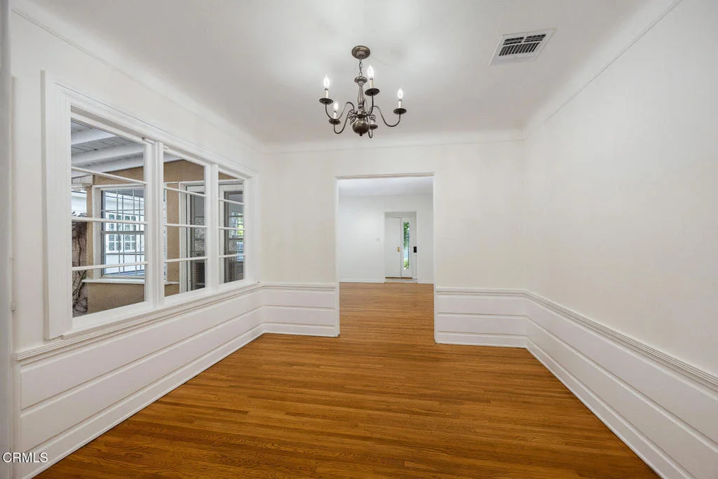 Photo of 321 S Griffith Park Drive