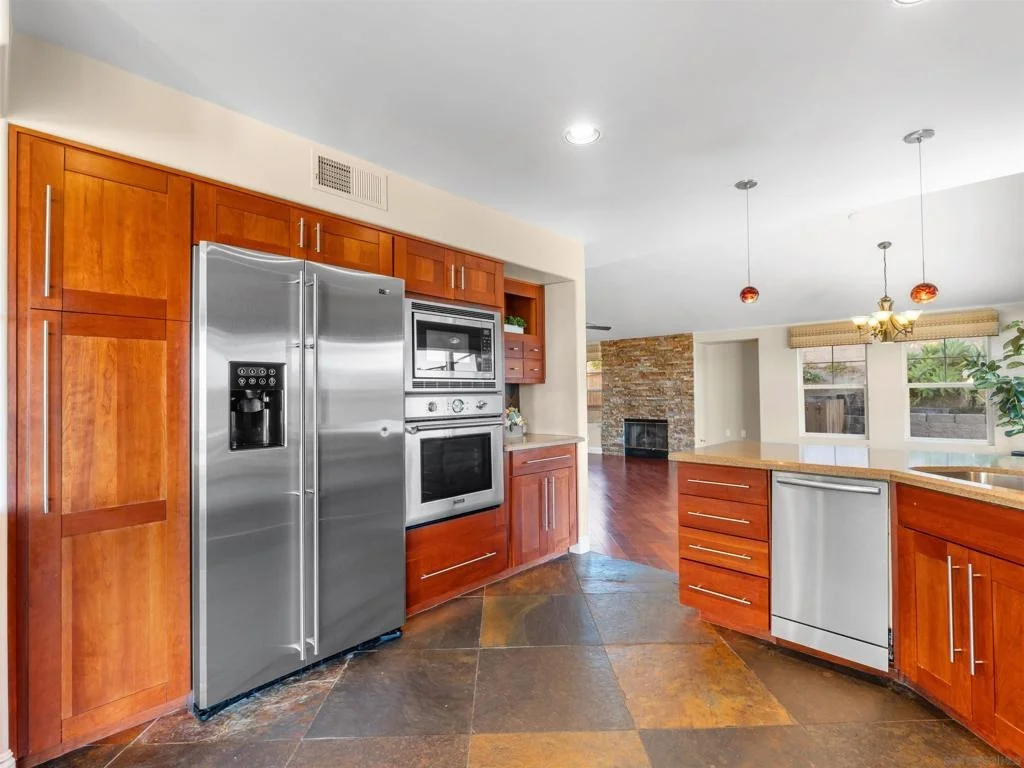 Photo of 2075 Boulders Road