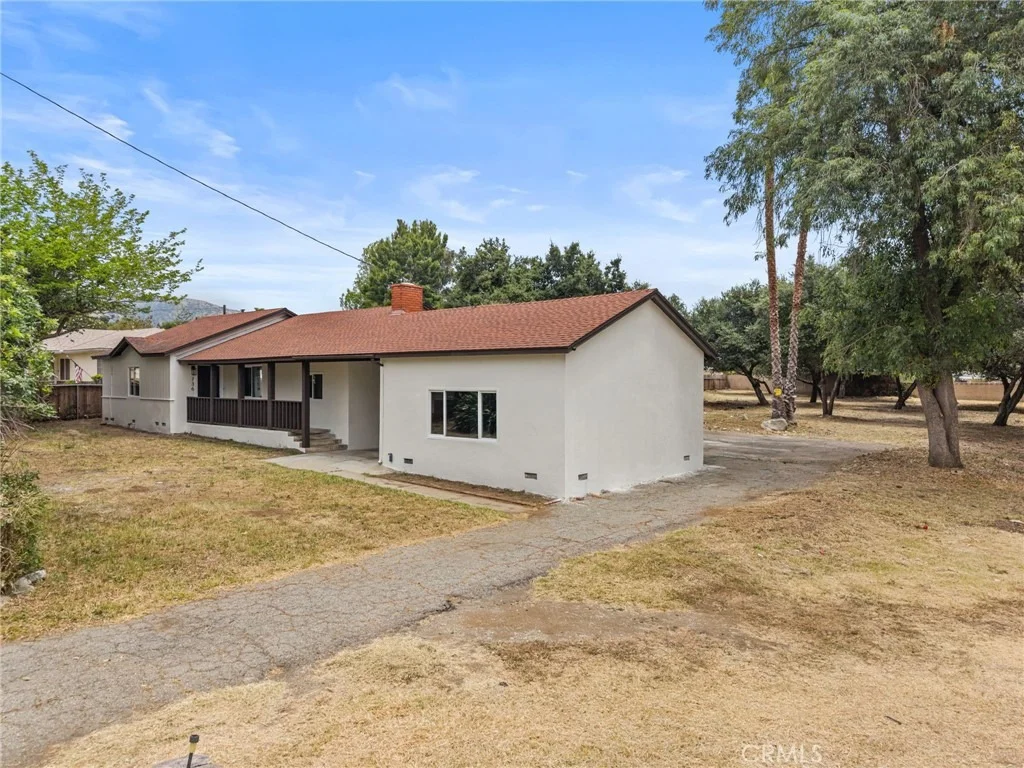 Photo of 736 N Walnut Avenue