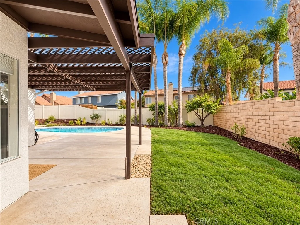Photo of 35584 Larkspur