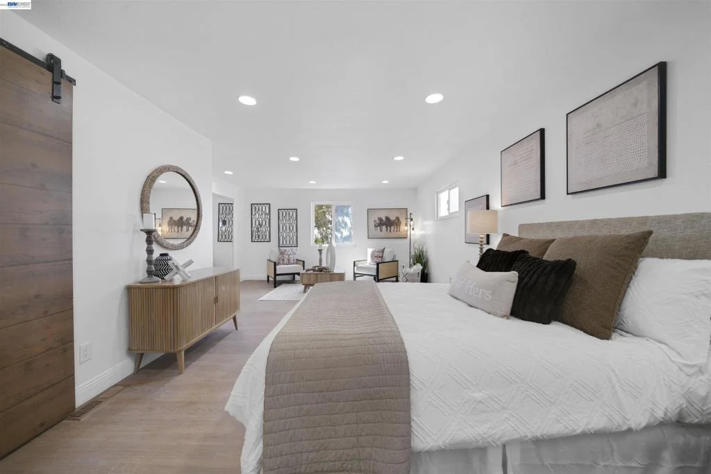 Photo of 1069 Central Blvd