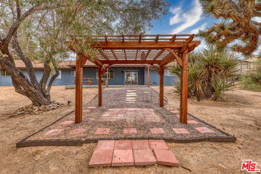 Photo of 56760 Ivanhoe Drive