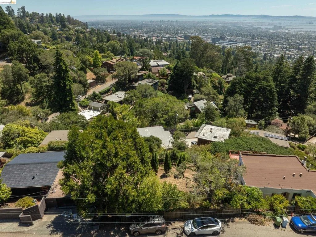 Photo of 1072 Sterling Ave