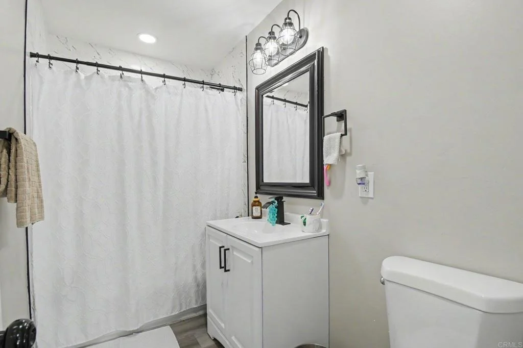 Photo of 2610 Helix St.