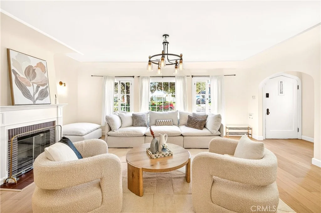 Photo of 827 Hauser Blvd
