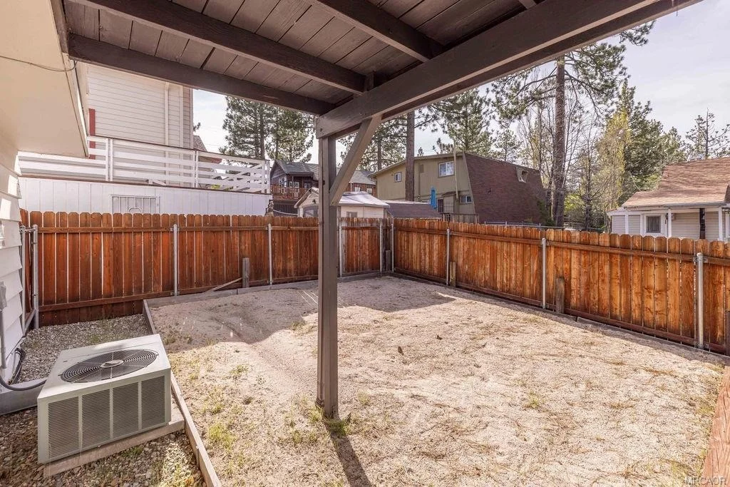 Photo of 40348 Cliff Lane