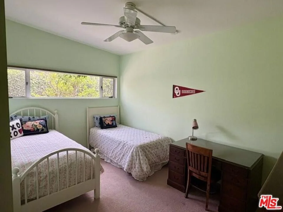 Photo of 206 Oak Meadow Road