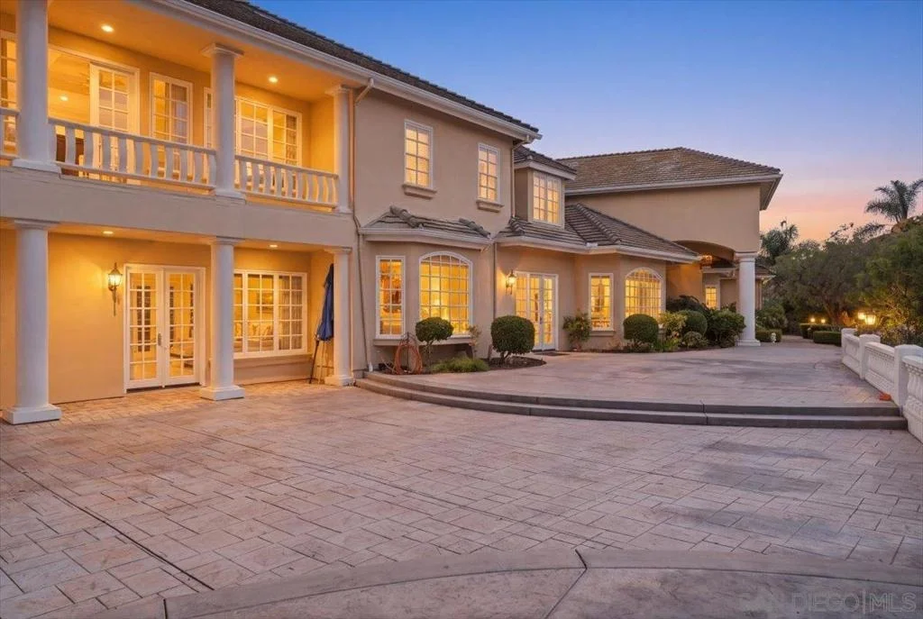 Photo of 6150 Avenida Alteras