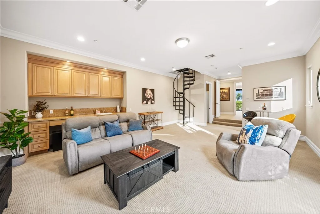 Photo of 325 N Terrace View