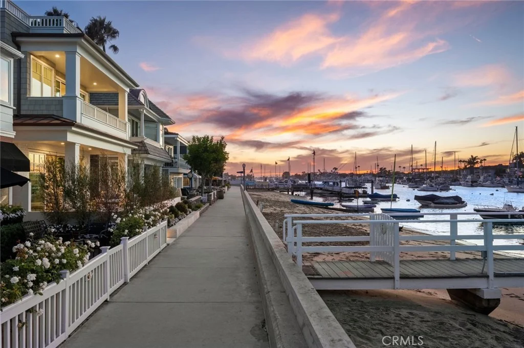 Photo of 1105 N Bay Front
