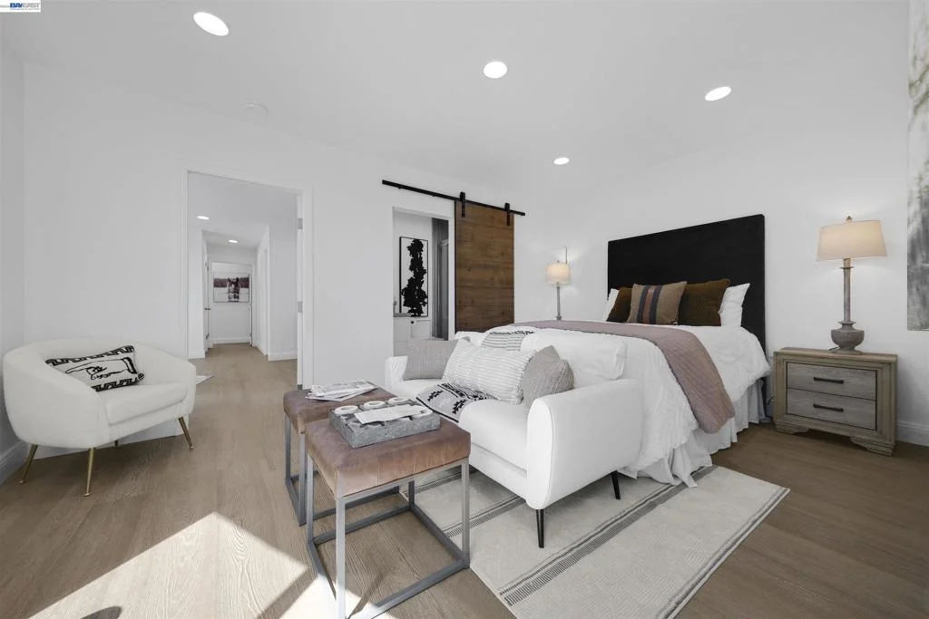 Photo of 1069 Central Blvd