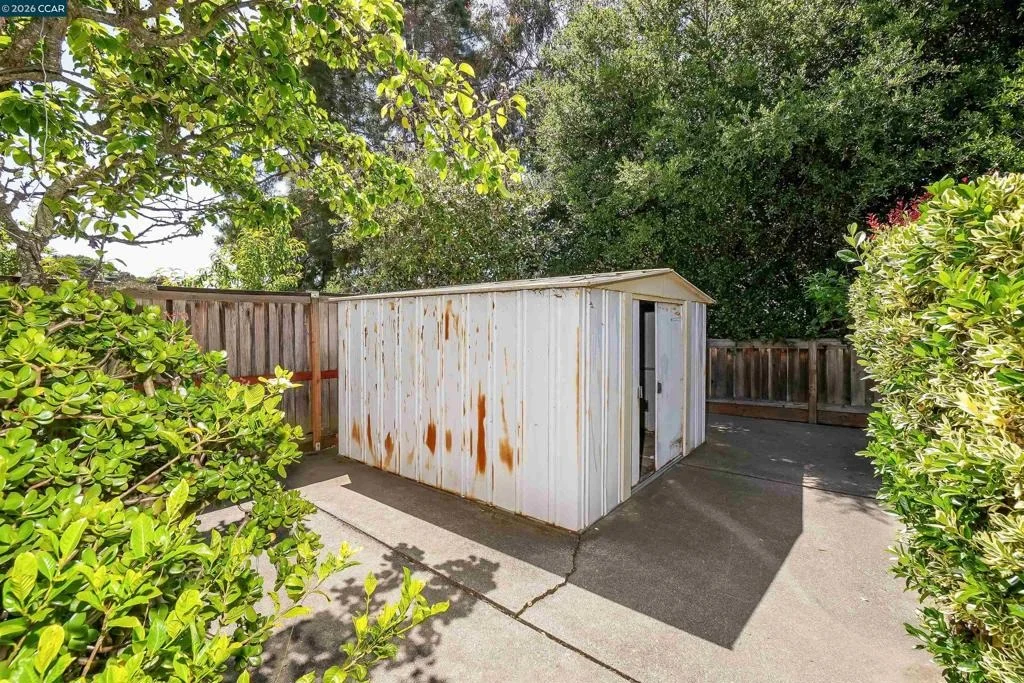 Photo of 121 Violet Rd