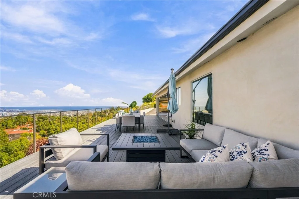 Photo of 2886 Crownview