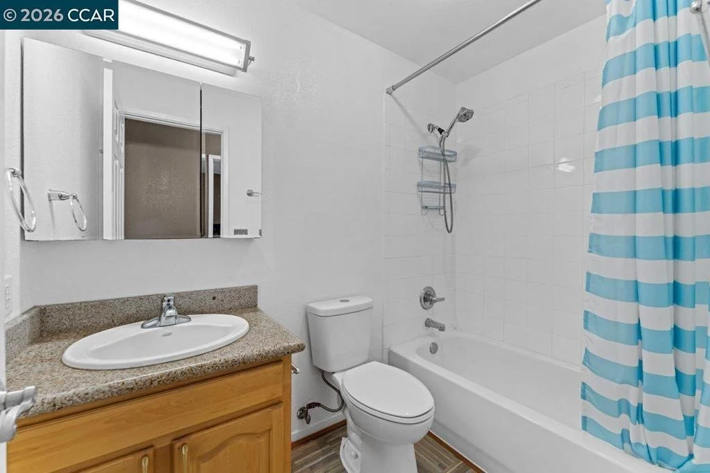 Photo of 2189 Lakeview
