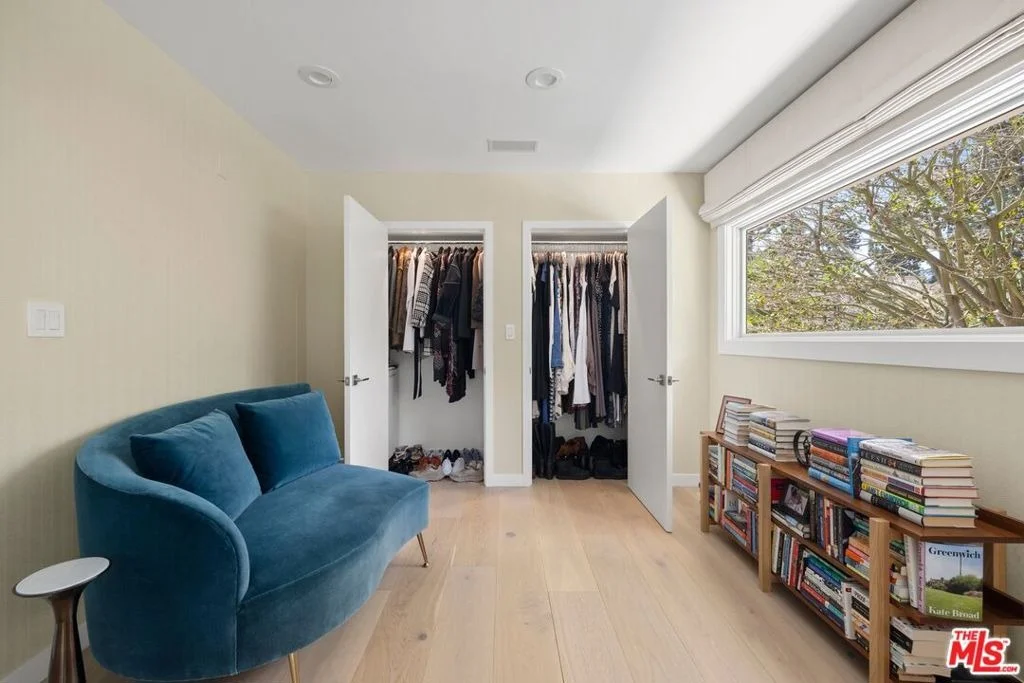 Photo of 1431 Stradella Road