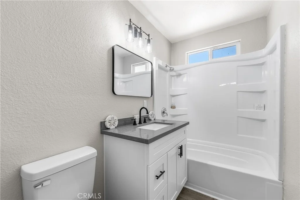 Photo of 15992 Lawrence Drive