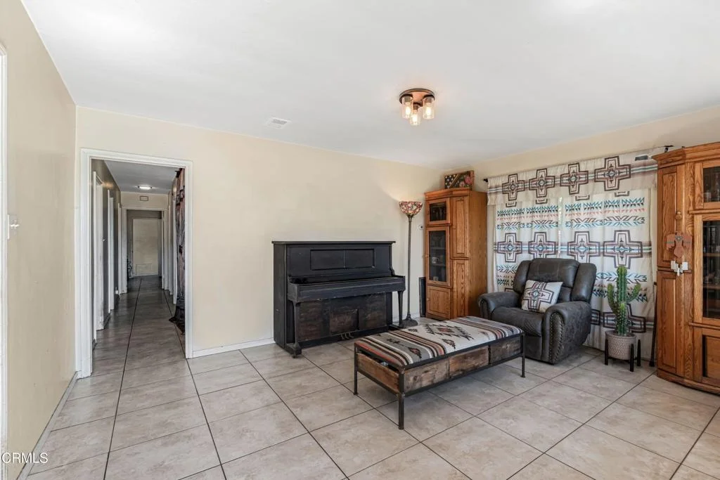 Photo of 405 W Beverly Drive