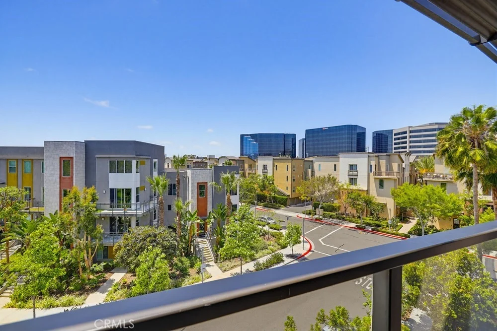 Photo of Unit 406 at 402 Rockefeller