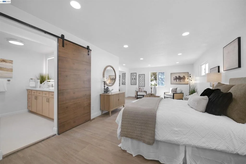 Photo of 1069 Central Blvd