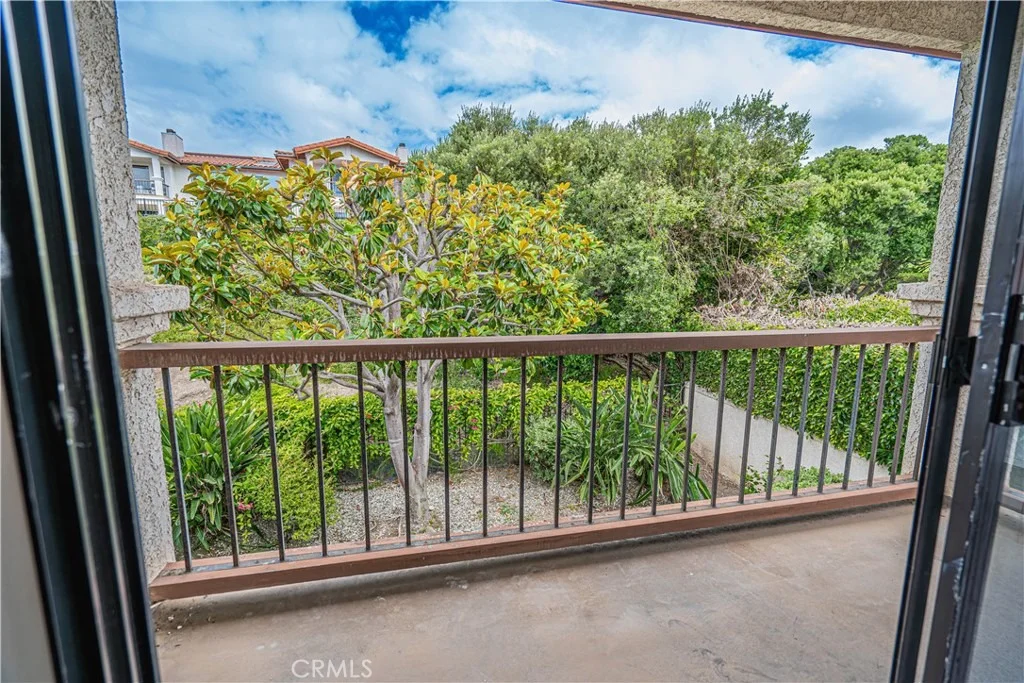 Photo of 6527 Beachview Drive