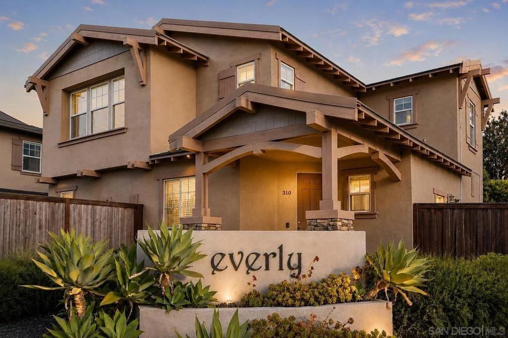 Photo of 310 Dahlia Way