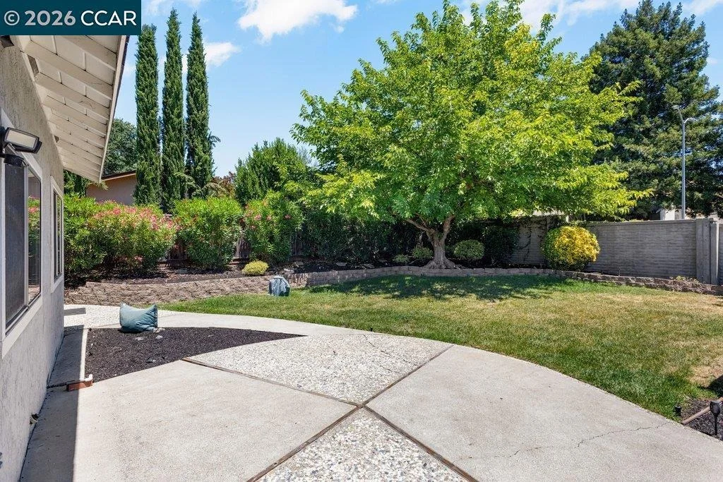 Photo of 166 Winged Foot Pl