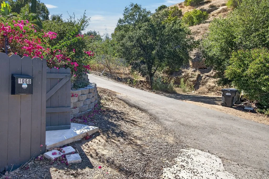 Photo of 1068 Loma Lane