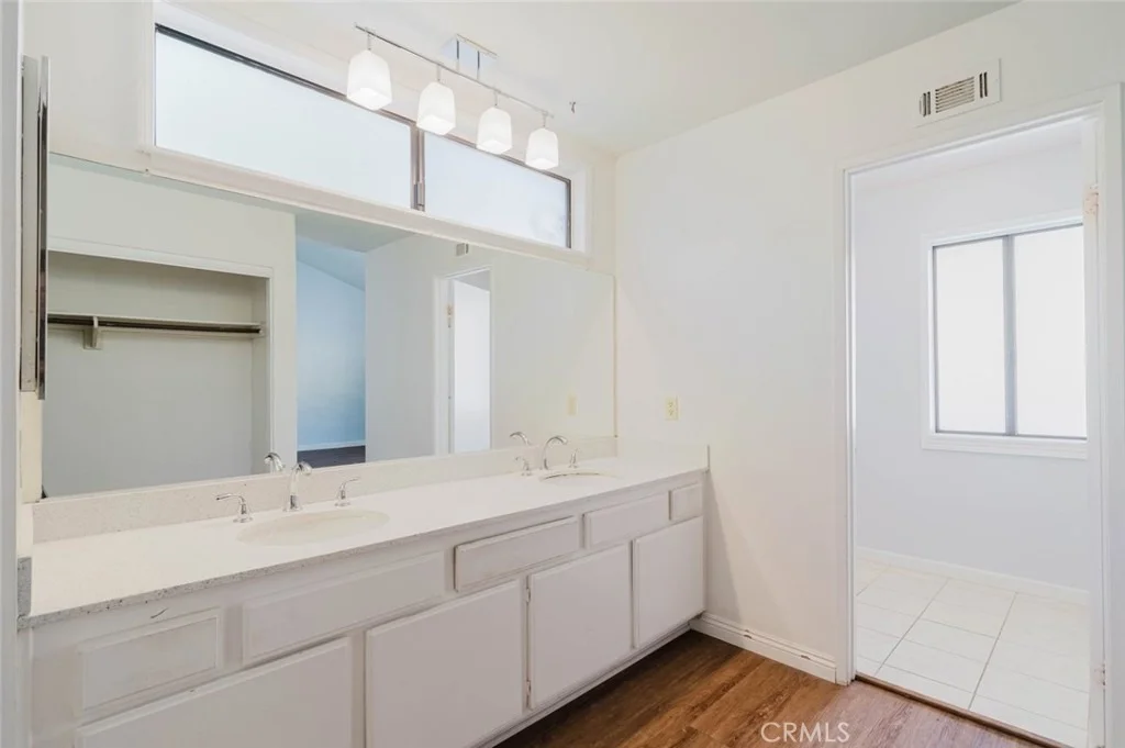 Photo of 1063 Corbett Lane