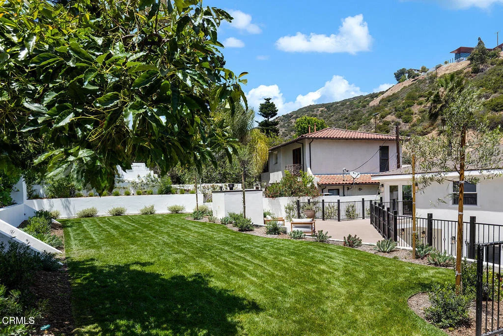 Photo of 1475 N Bundy Drive