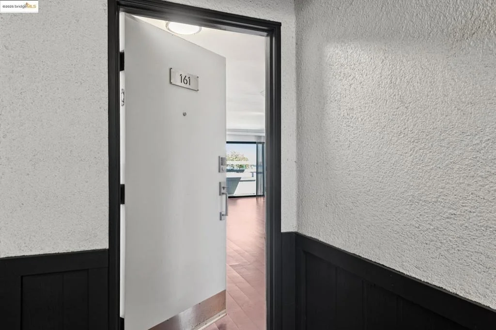 Photo of Unit 161 at 1 Embarcadero
