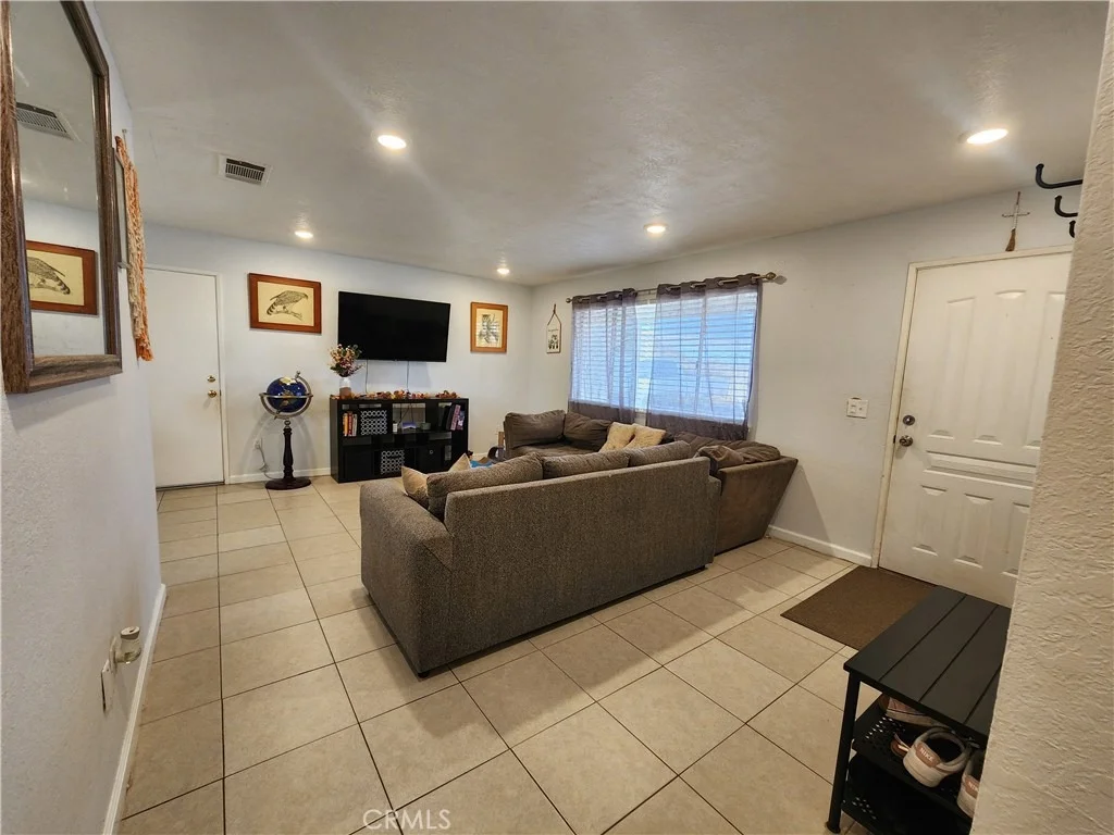 Photo of 15142 Lanfair