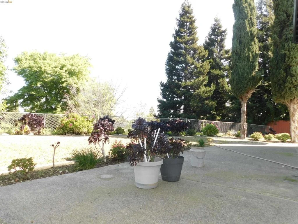 Photo of 3042 Potrero Way