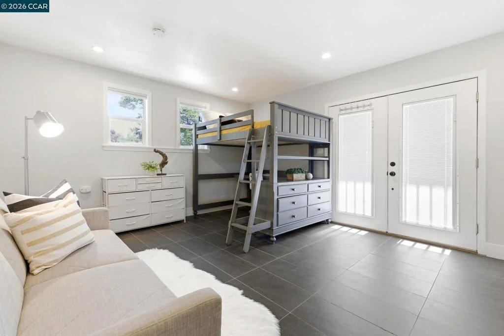 Photo of 2760 Walnut Blvd