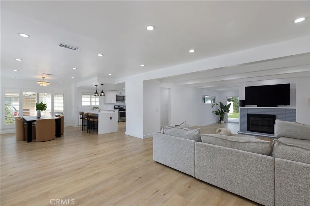 Photo of 1066 E 45th Way