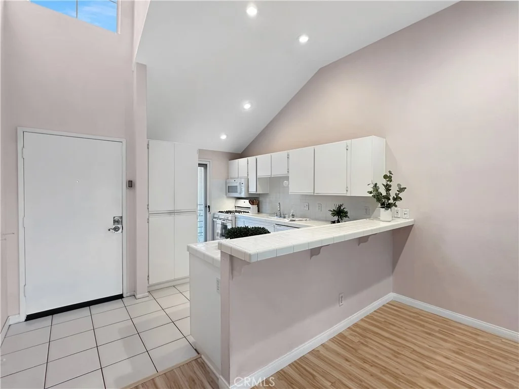 Photo of Unit D at 24471 Lantern Hill