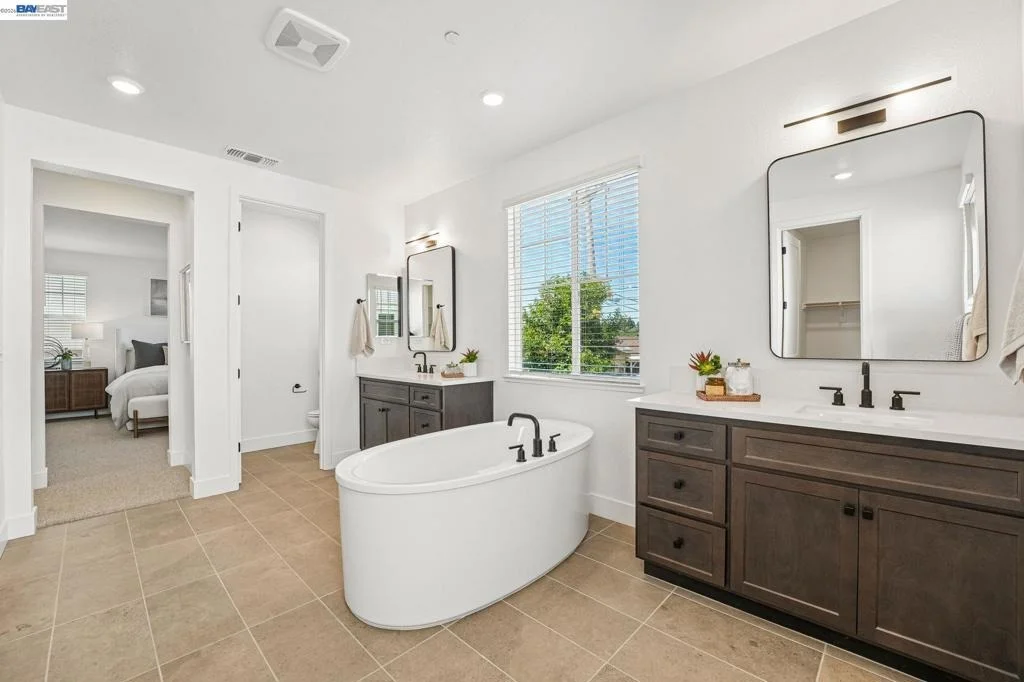 Photo of 800 Abigail Place