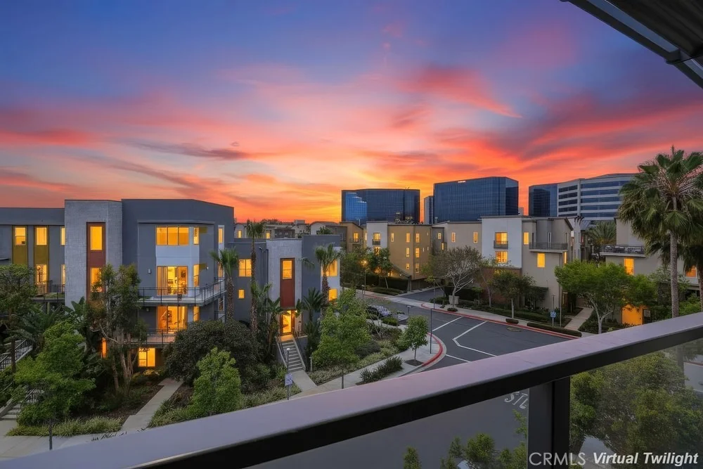 Photo of Unit 406 at 402 Rockefeller