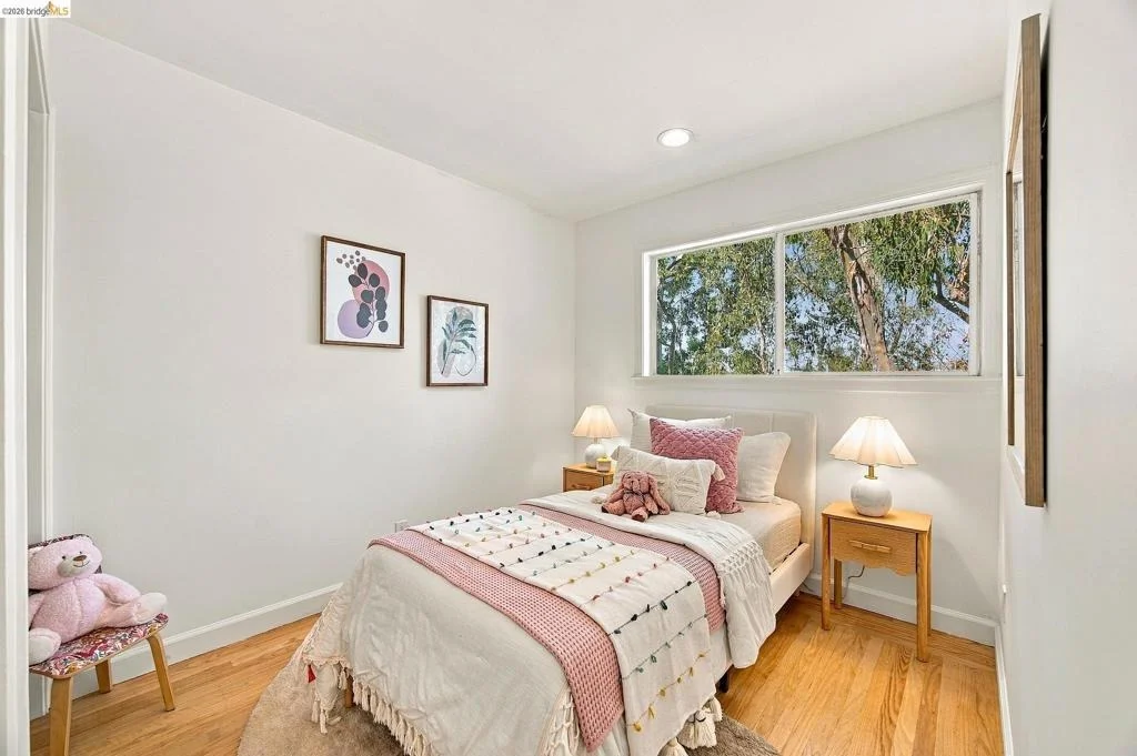 Photo of 866 Alma Place