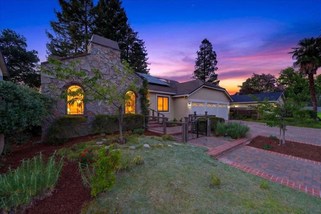 Photo of 292 Apricot Lane
