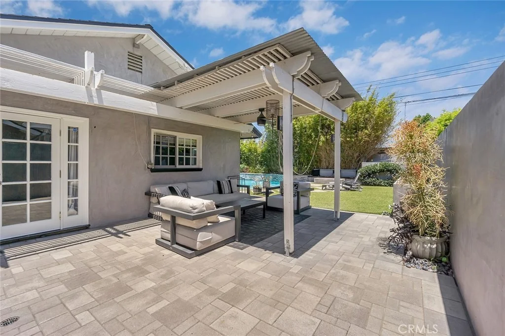 Photo of 2661 Oak Knoll Drive