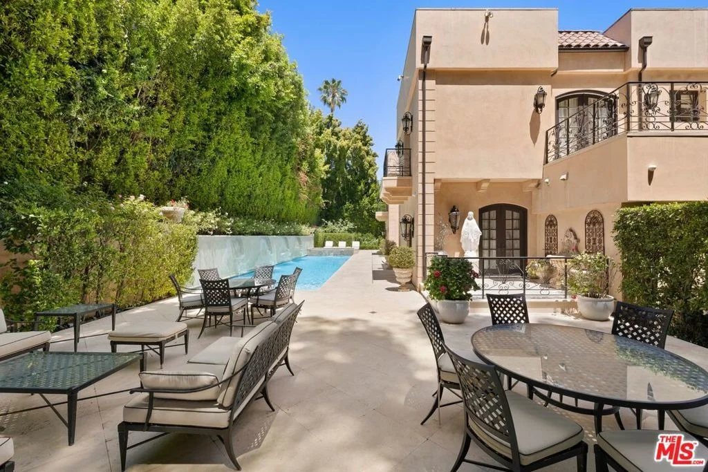 Photo of 9541 Sunset Boulevard