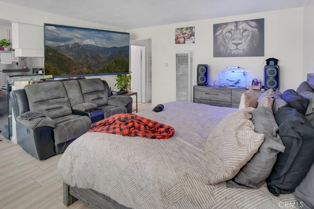Photo of 116 E Alondra
