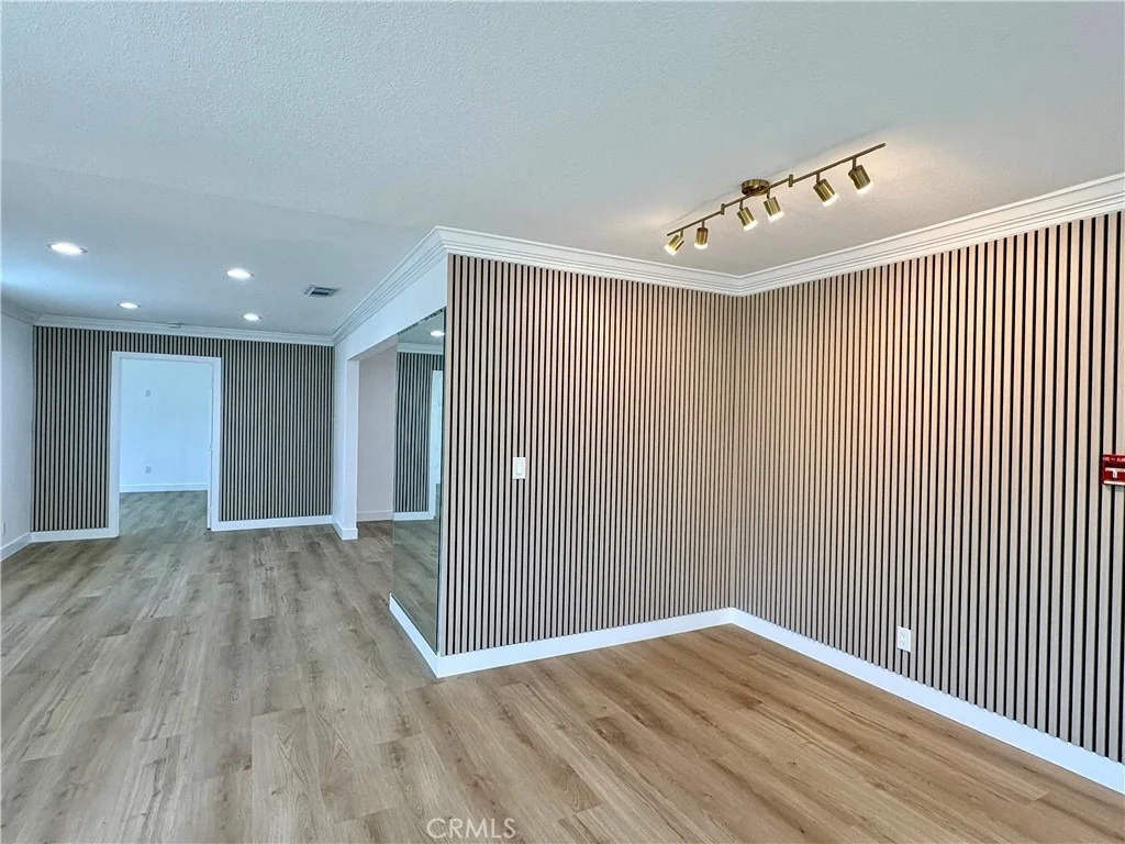 Photo of 17841 Collins