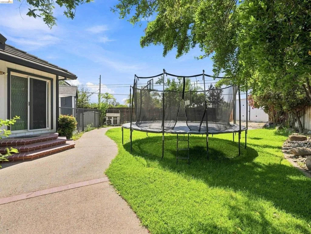 Photo of 1529 Thistle Court
