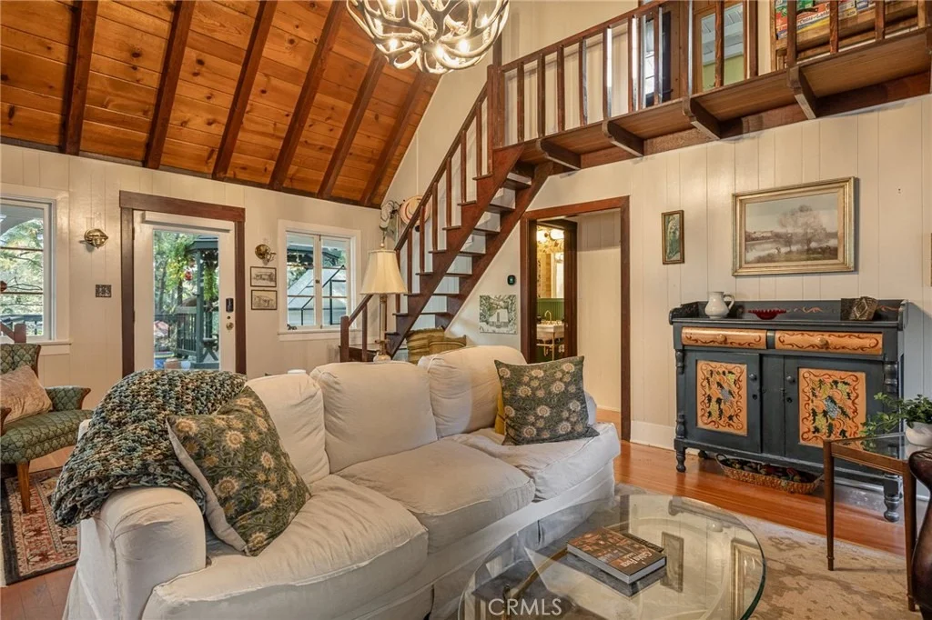 Photo of 28782 Cedar Drive