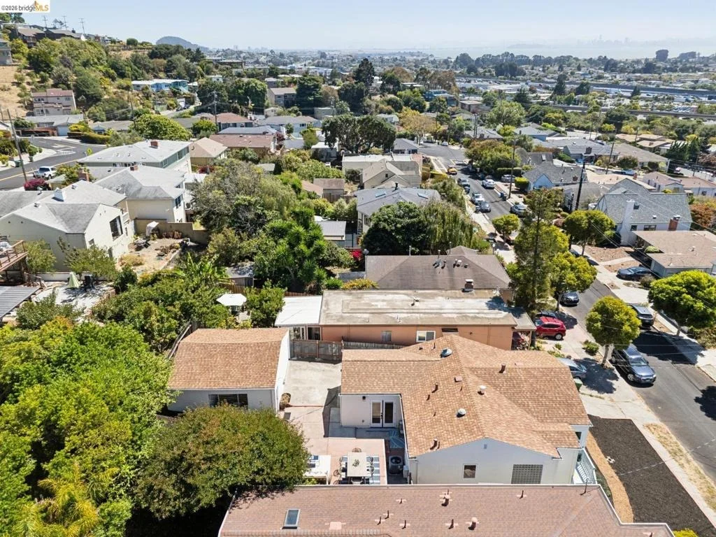 Photo of 2332 Mono Ave