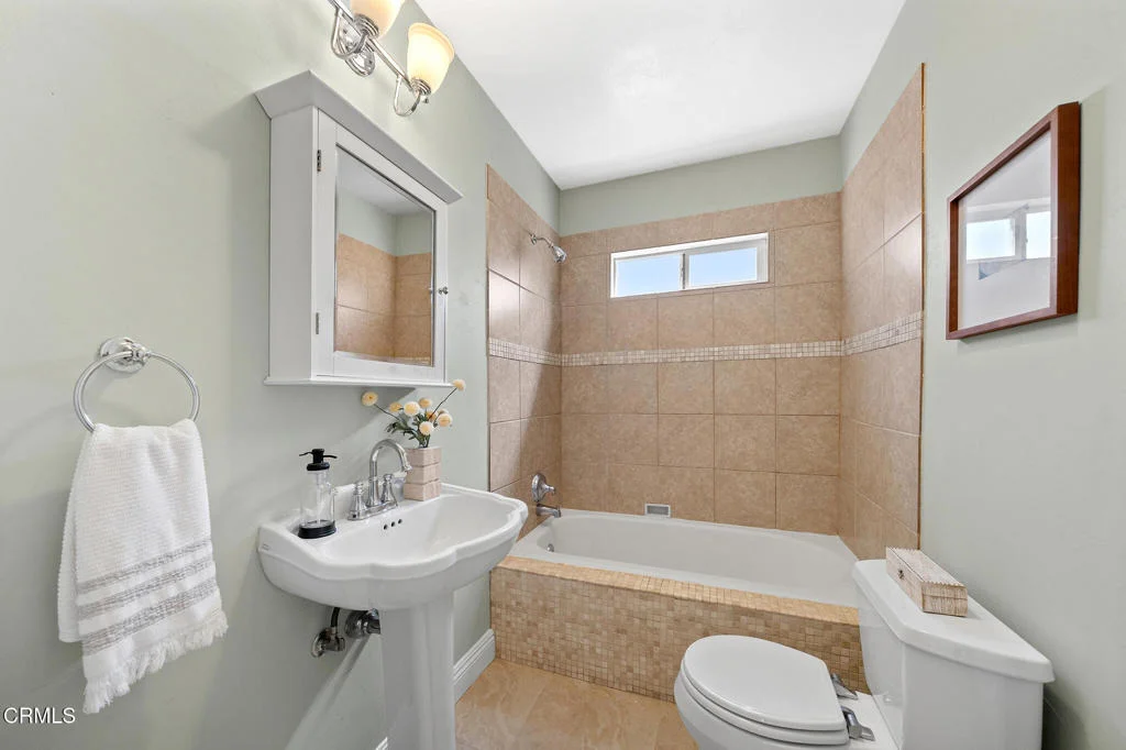 Photo of 2370 Catherine Road